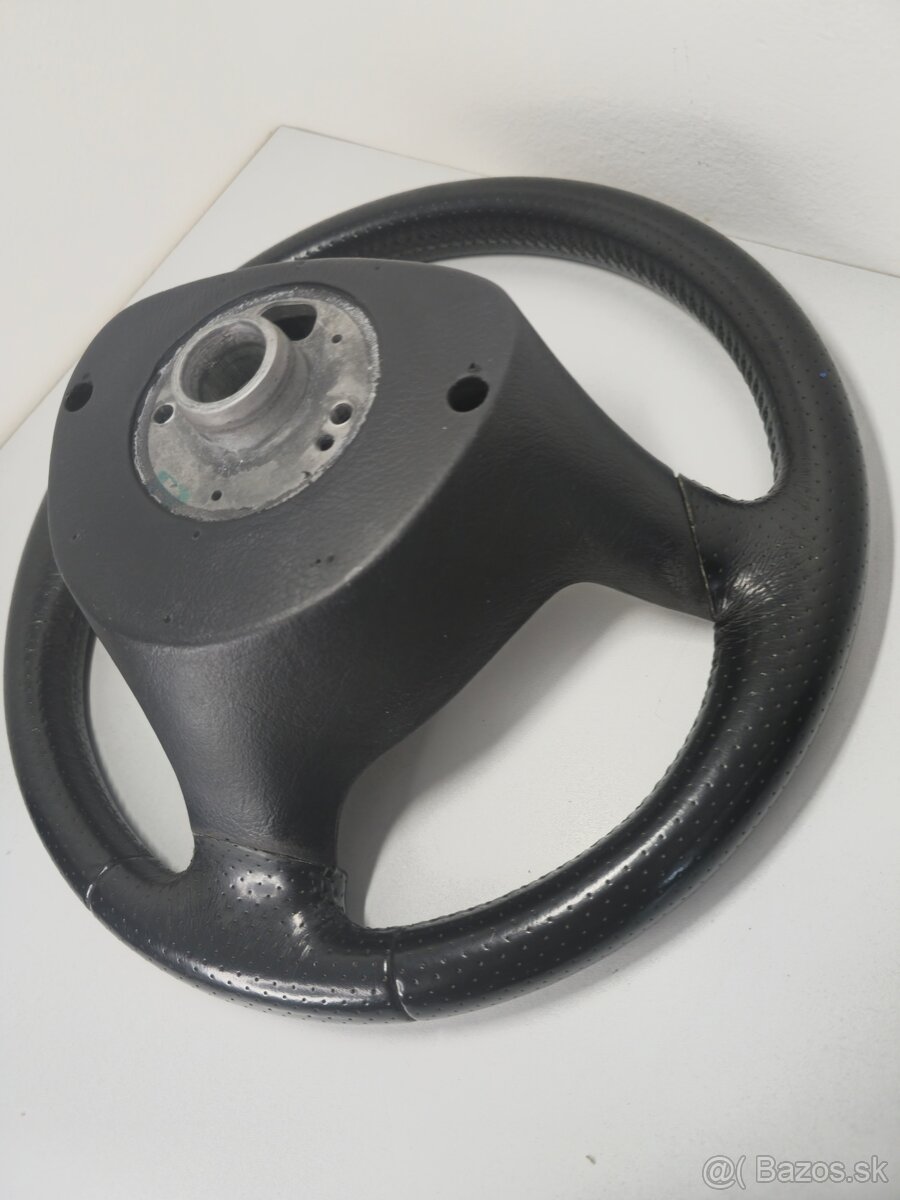 PERFOROVANÝ KOŽENÝ VOLANT golf fabia octavia - 10