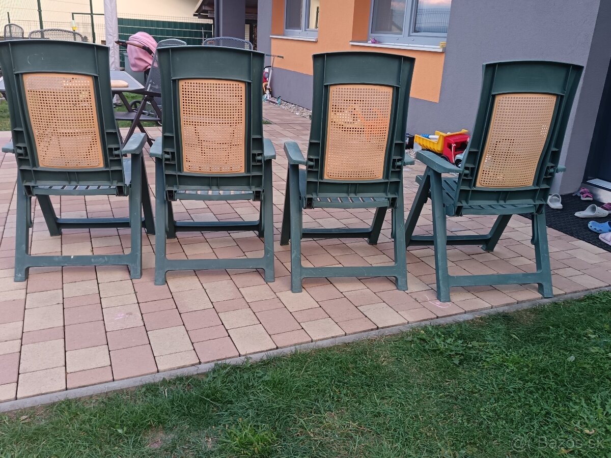 Predám 4 ks záhradné polohovatelne stoličky.... - 10