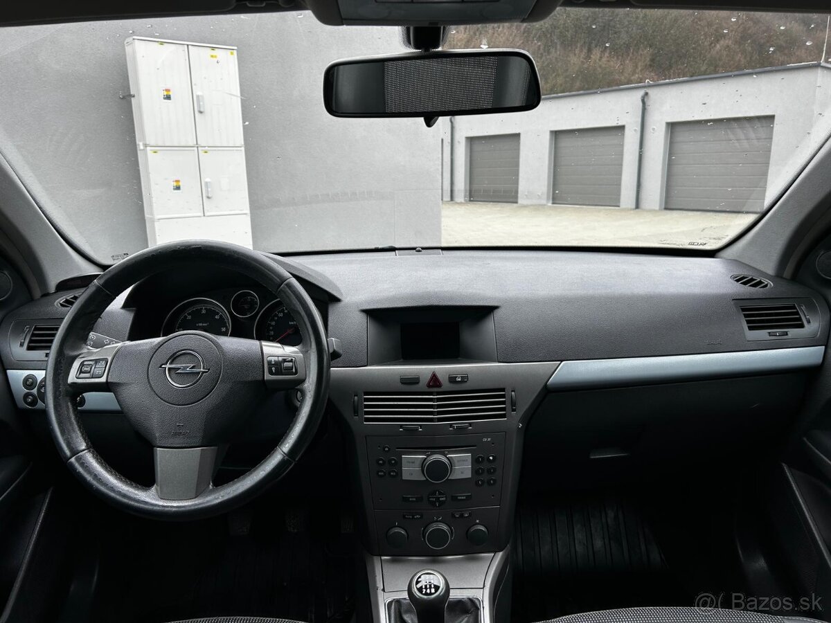 Opel Astra H 1.7CDTI,74kw,r.v.2007 - 10