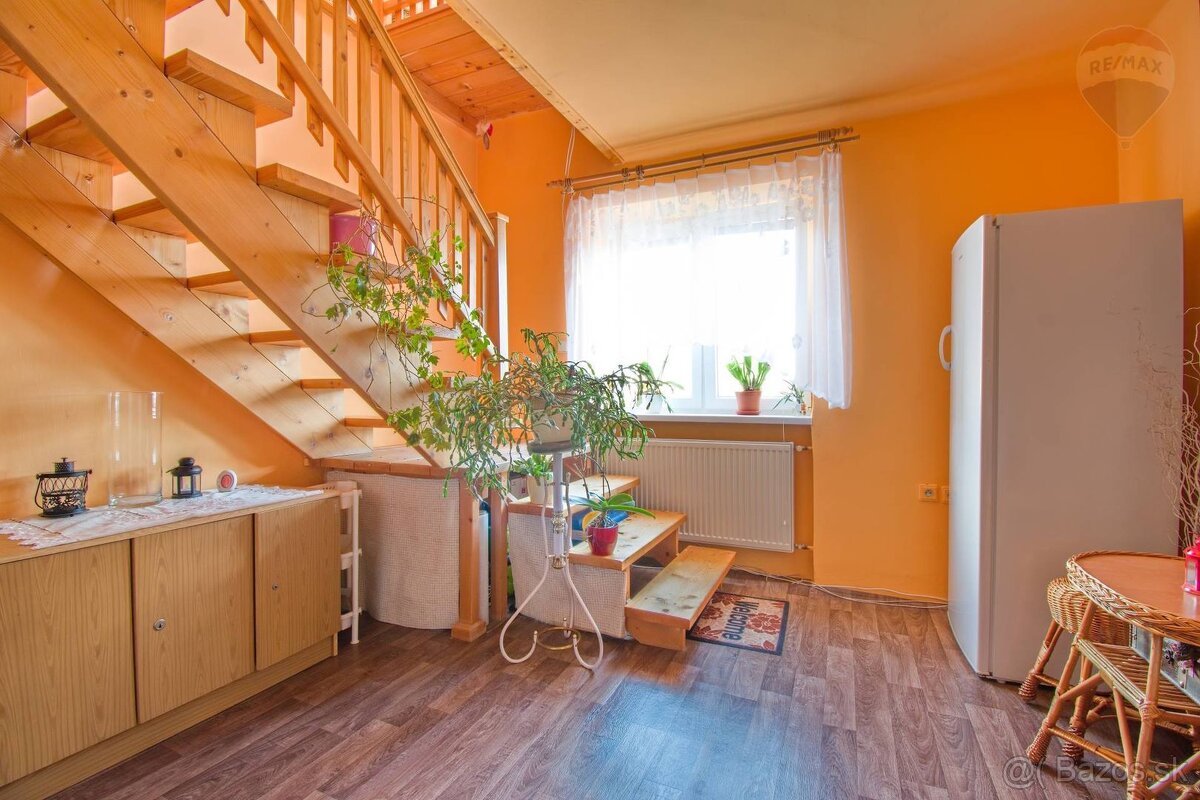 Na predaj dva byty, garáž, dvor, terasa, centrum mesta Veľký - 10