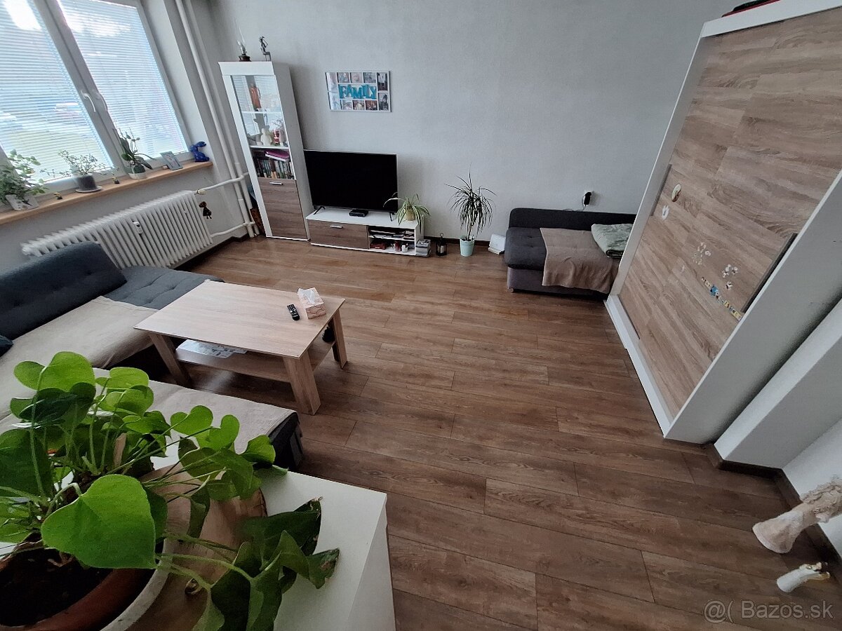 REZERVOVANY - 3 izbový byt v Spiškom Podhradí - 10