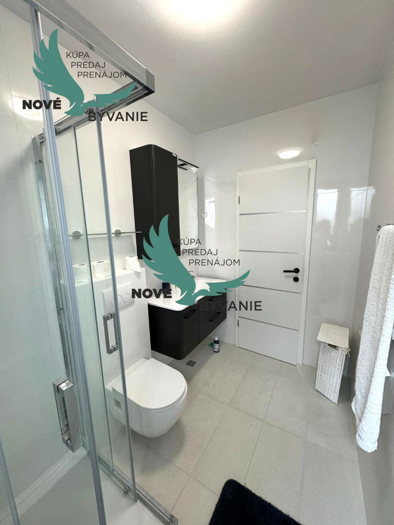 Luxusná novostavba vila s bazénom blízko mora a výhľadom na - 10