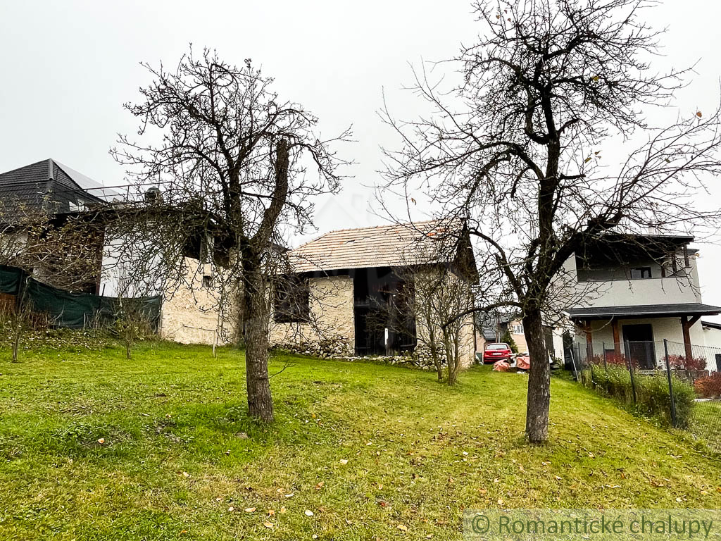 Rodinný dom / chalupa s veľkou záhradou v tichej obci Horn - 10