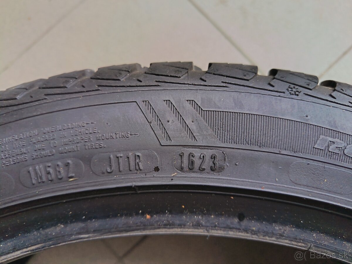 celoročne pneu Goodyear 225/45 R19 - 10