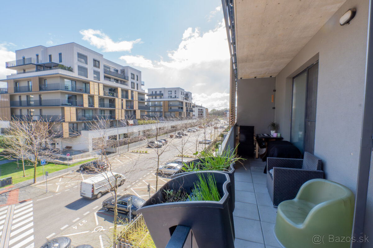 NOVÁ CENA - PREDAJ, NOVOSTAVBA, 3. izbový byt s veľkým balkó - 10