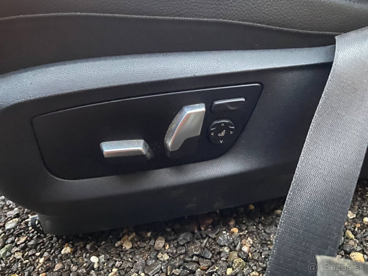 BMW G30 Sedačky - 10