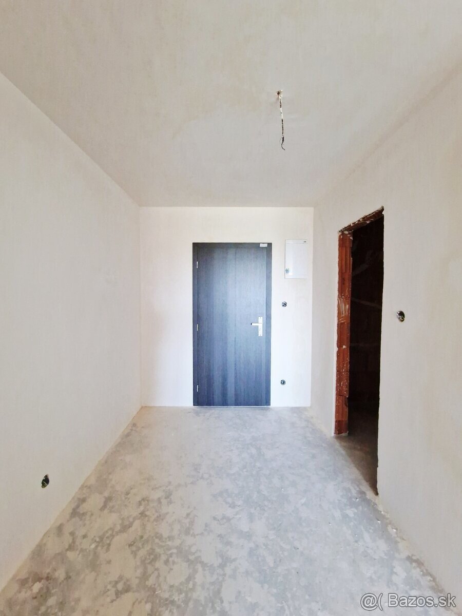 NOVOSTAVBA - PREDÁM 2 IZBOVÝ BYT S VEĽKOU LOGGIOU - 10