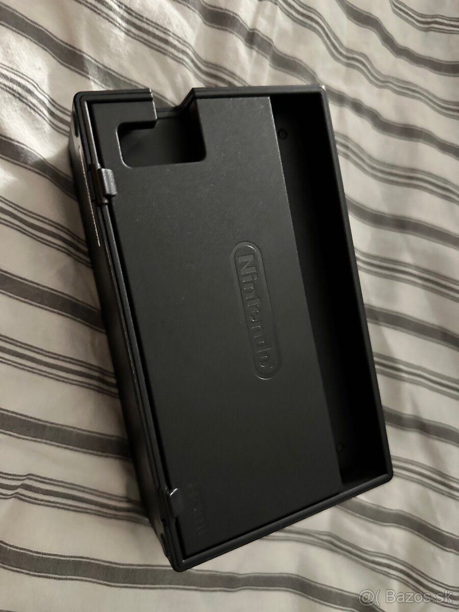 Nintendo Switch (2017) - 10