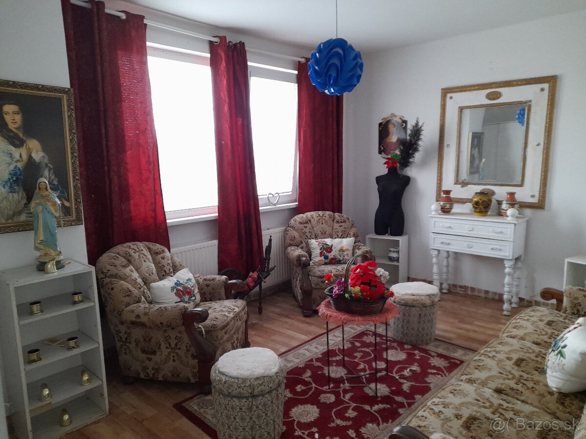 Na predaj veľký 5-izbový RD v obci Čierna Voda - 10