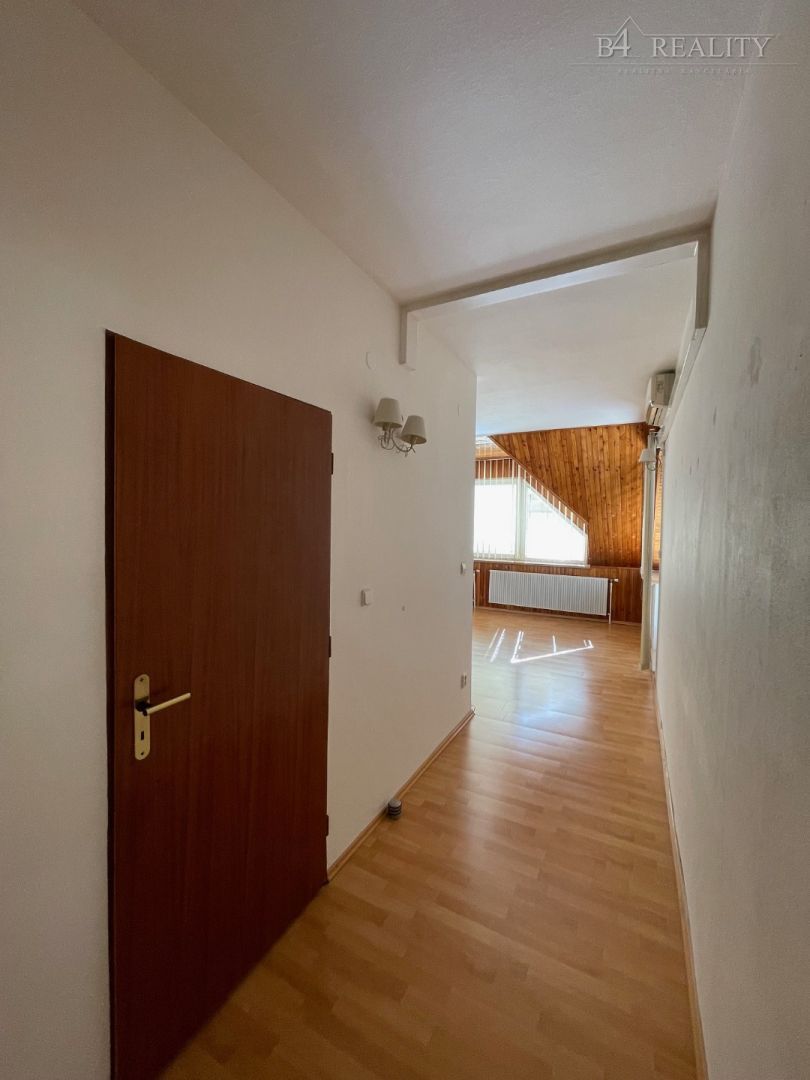 4 izbový byt, 125 m2 + 25 m2 slnečná terasa, garáž, Trenčín, - 10