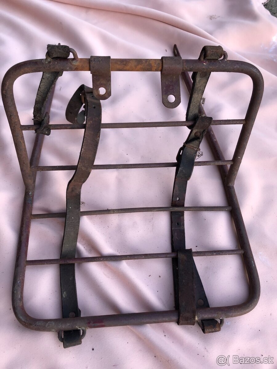 Jawa pérák - nosič - 10