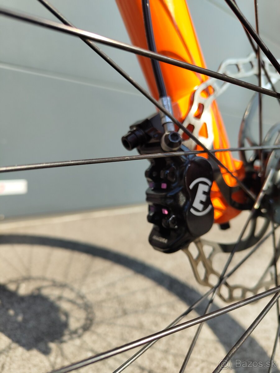 Lee Cougan quest team/Sram AXS - 10