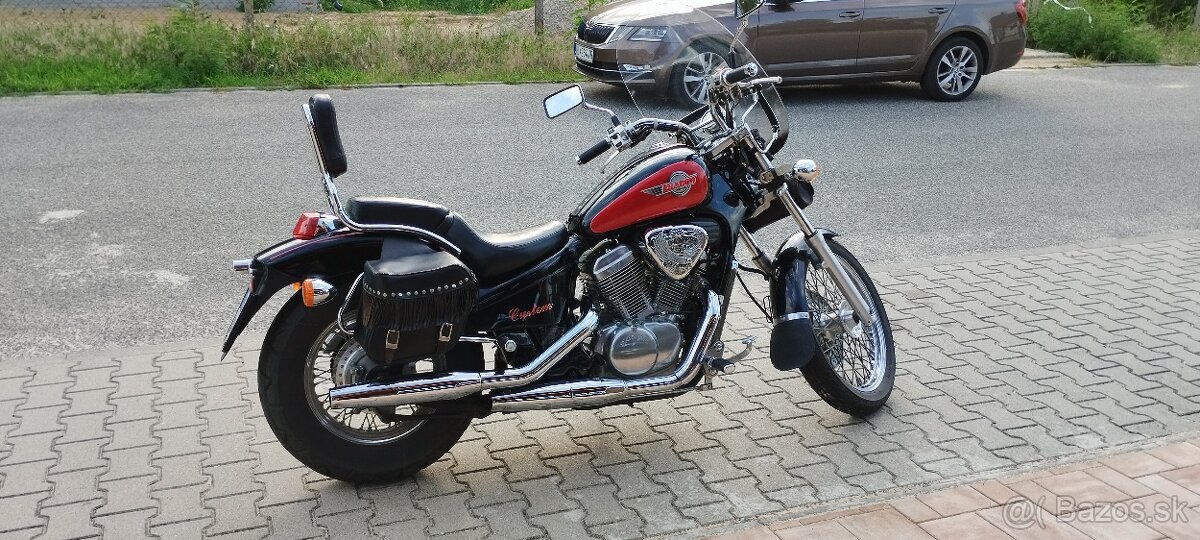Honda Shadow VT600C Custom - 10