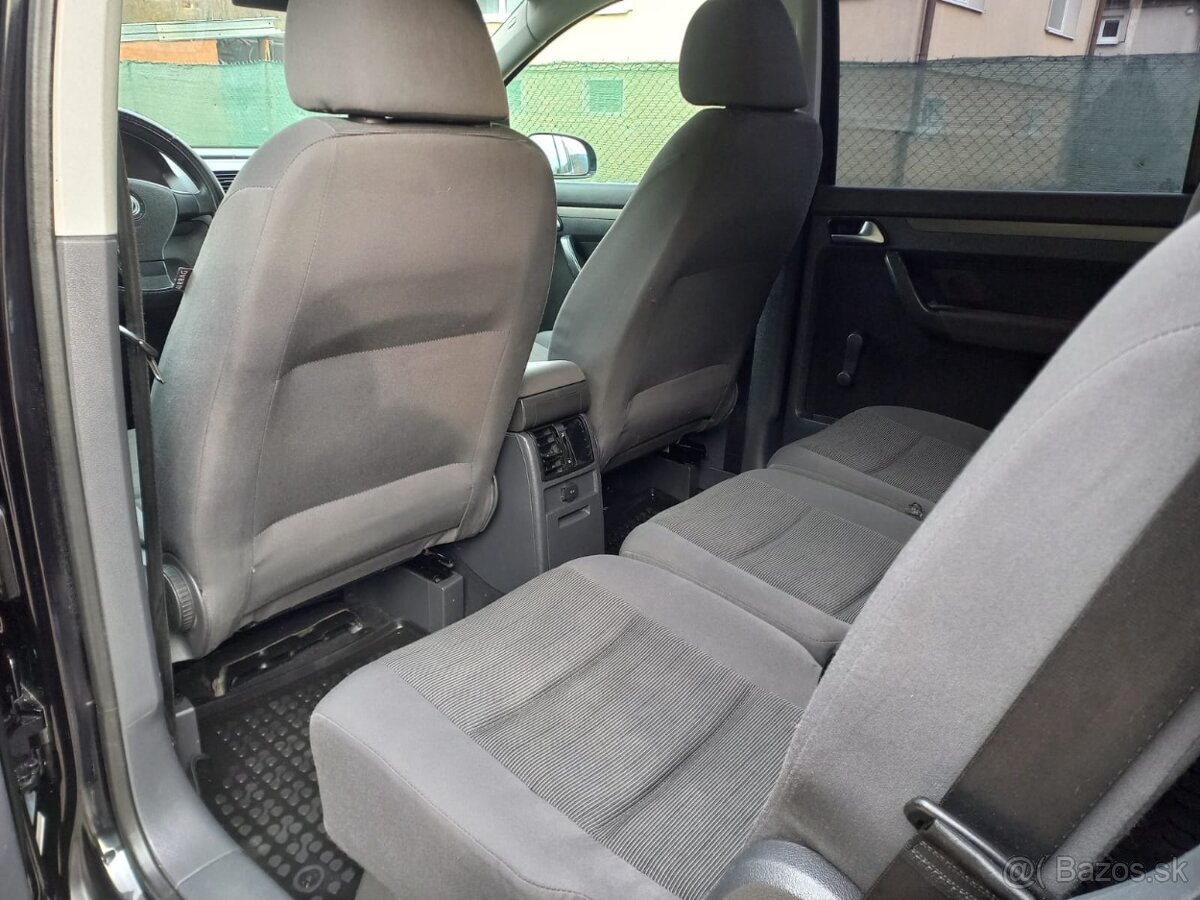 Volkswagen Touran 1.9 TDi,HIGHLINE Facelift - 10