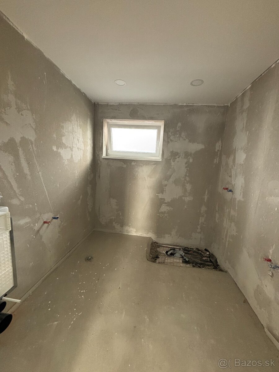 Novostavba rodinného domu veľkým pozemkom obci Povoda - 10