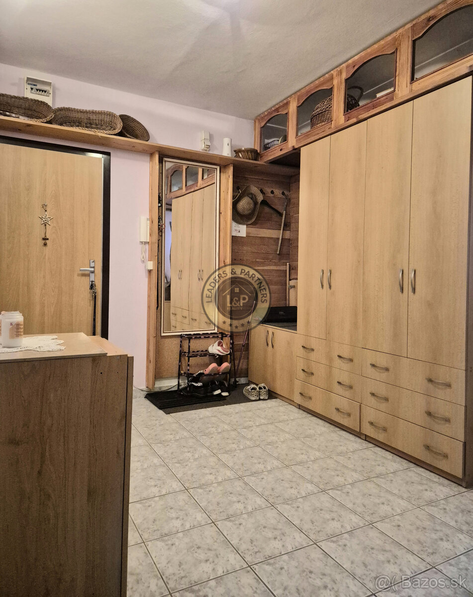 Slnečný 2-izbový byt po čiastočnej rekonštrukcii – ideálny n - 10