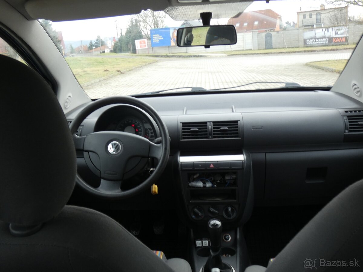 Volkswagen Fox 1,2 , 130000km , r.v. 2008 - 10