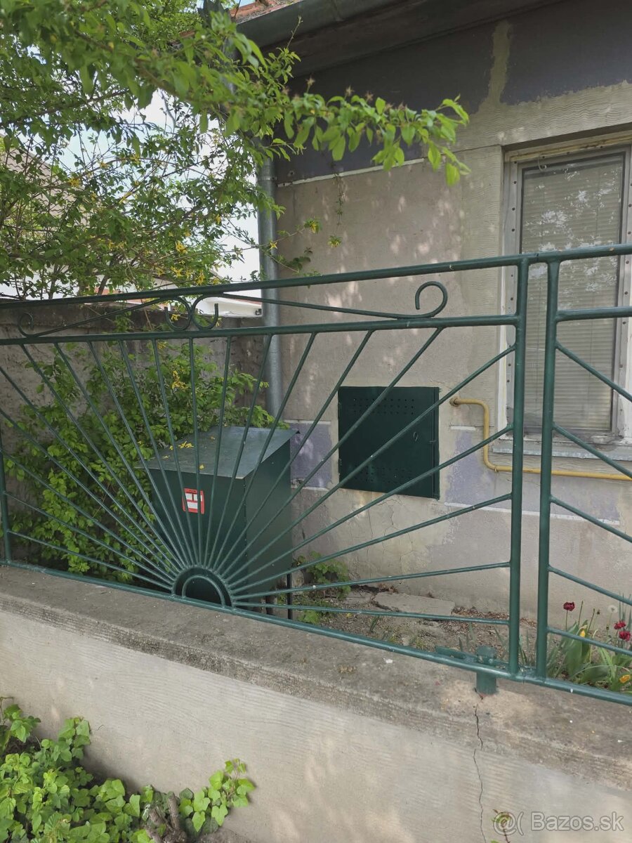 Ponúkame na predaj rod.dom v Kolárove - 10