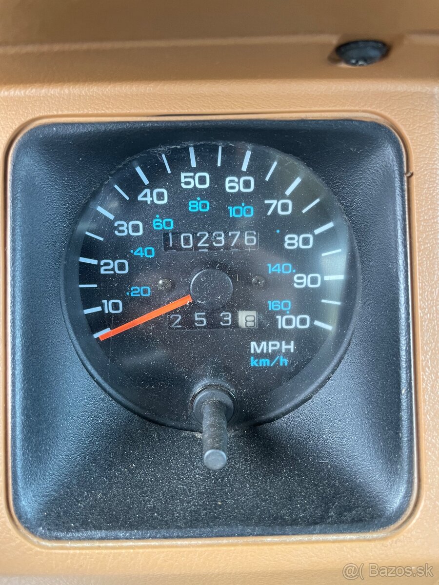 Predám Jeep Wrangler 2,5i - 10