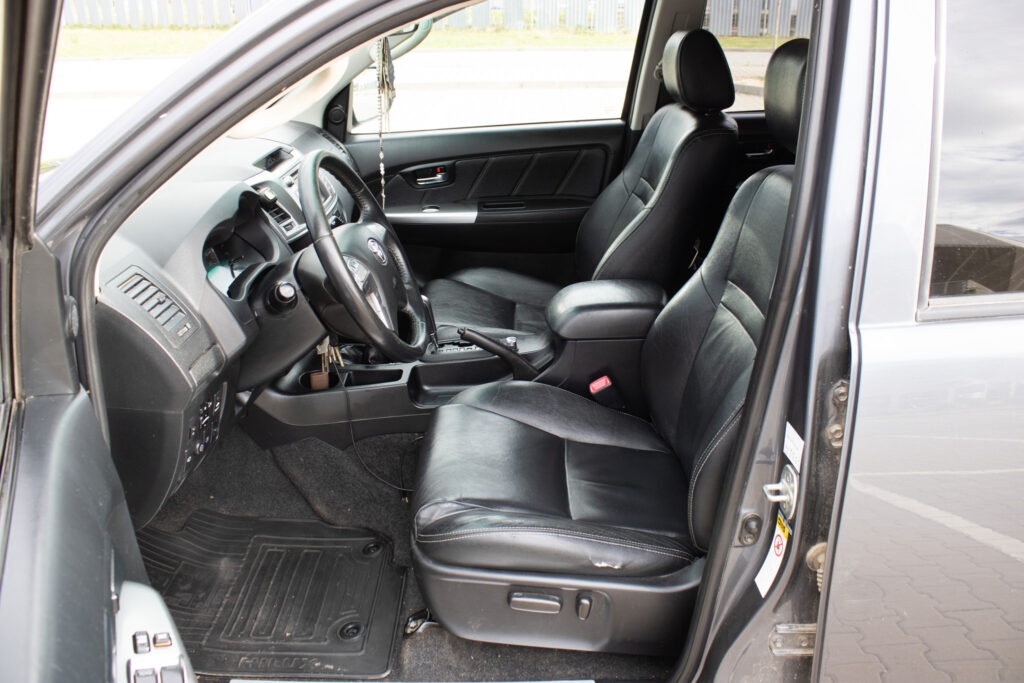 Toyota Hilux z roku 2014 - 10