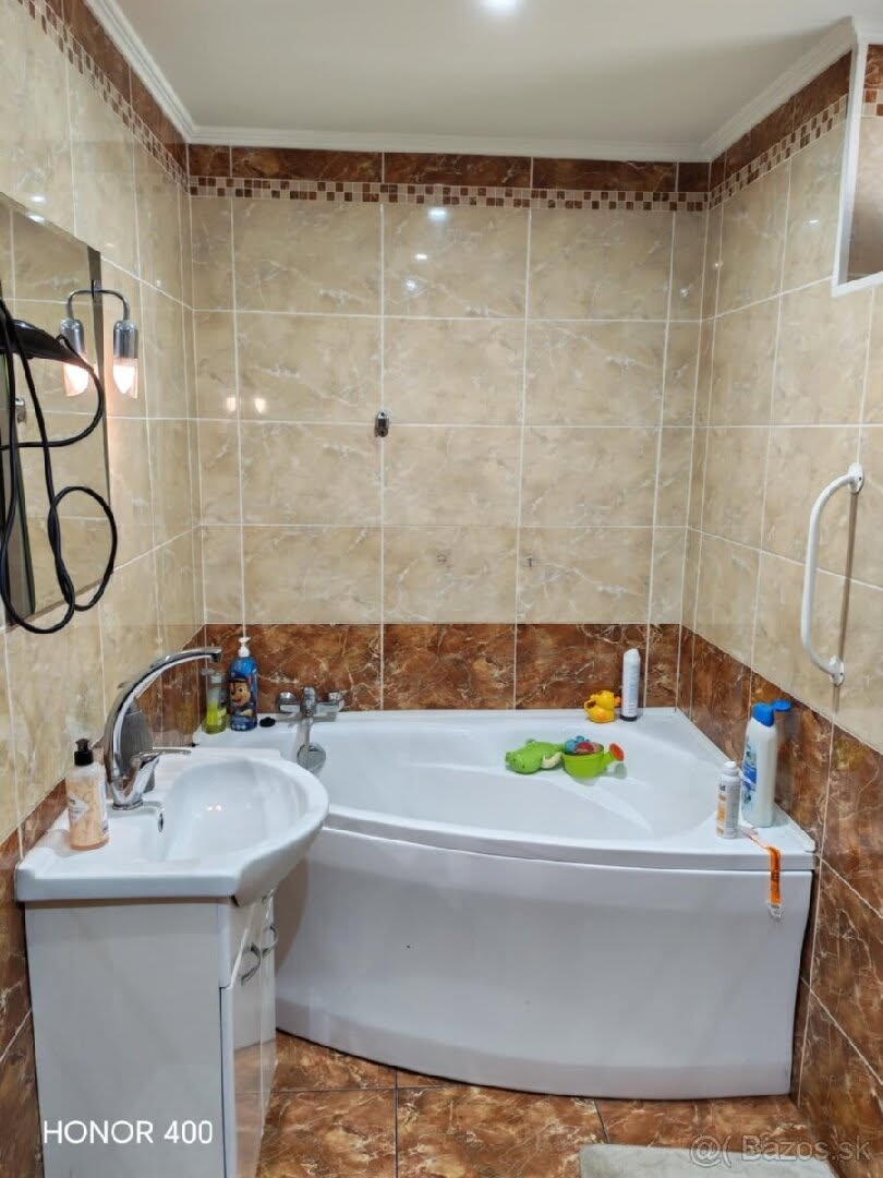 Predám rodinny dom s dieľňou - 10