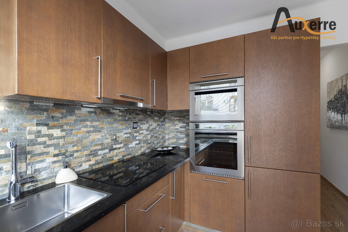 Priestranný 3-izbový byt v Starom Meste - Bratislava - 10