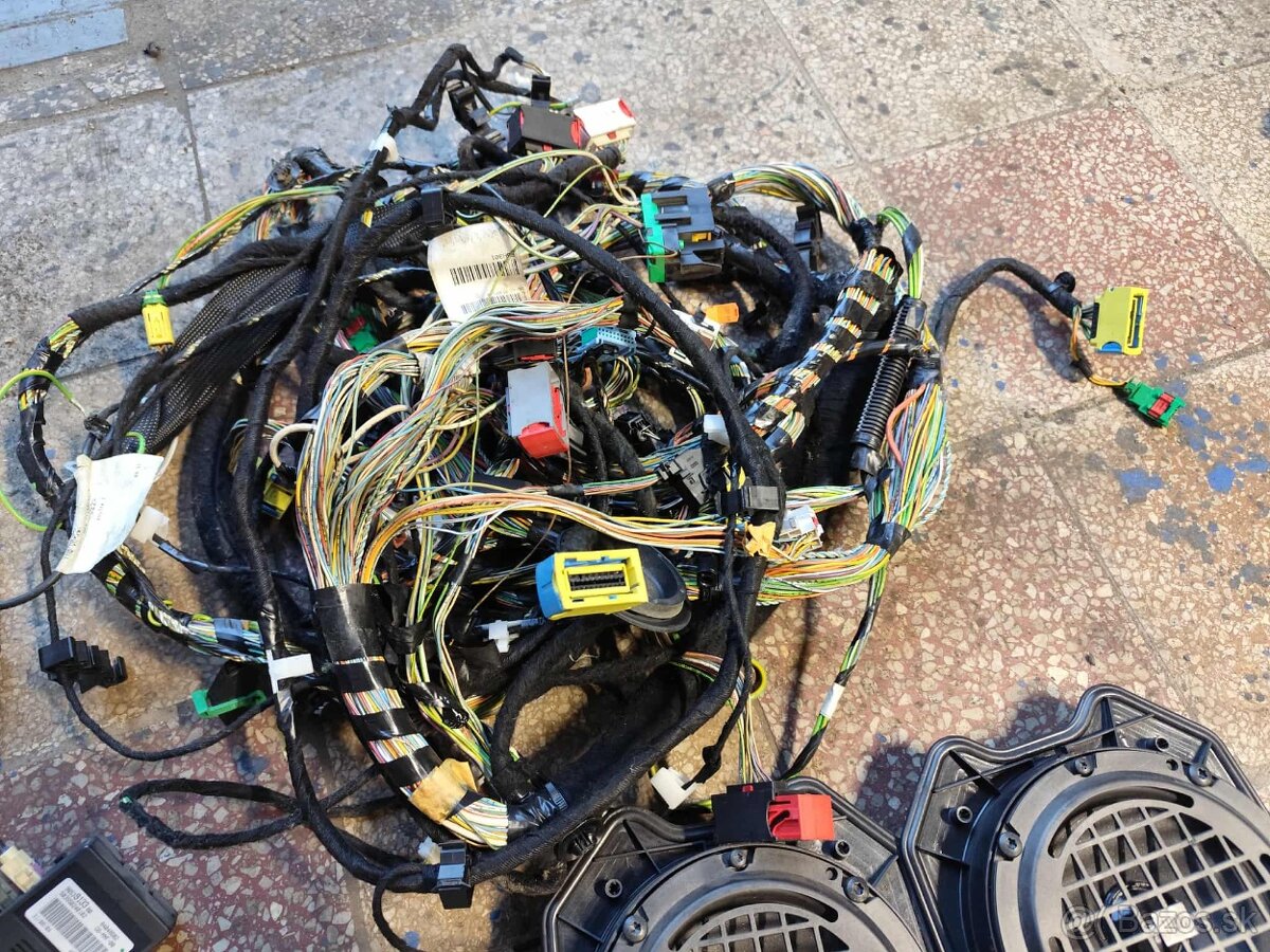 Citroen C4 JBL audio - 10