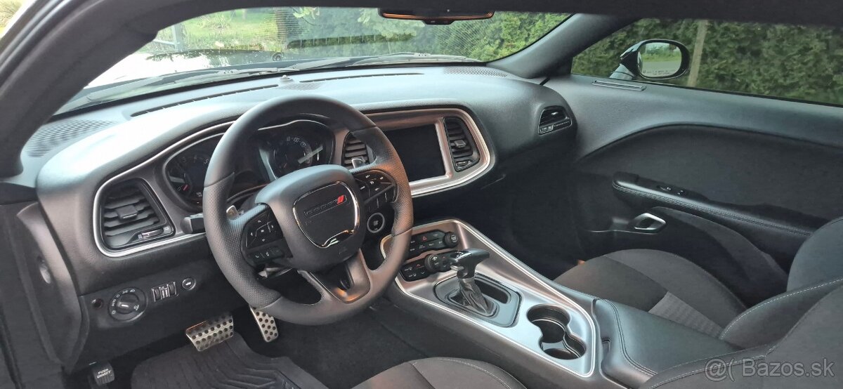 DODGE CHALLENGER 5,7 HEMI 2019 33000 km - 10
