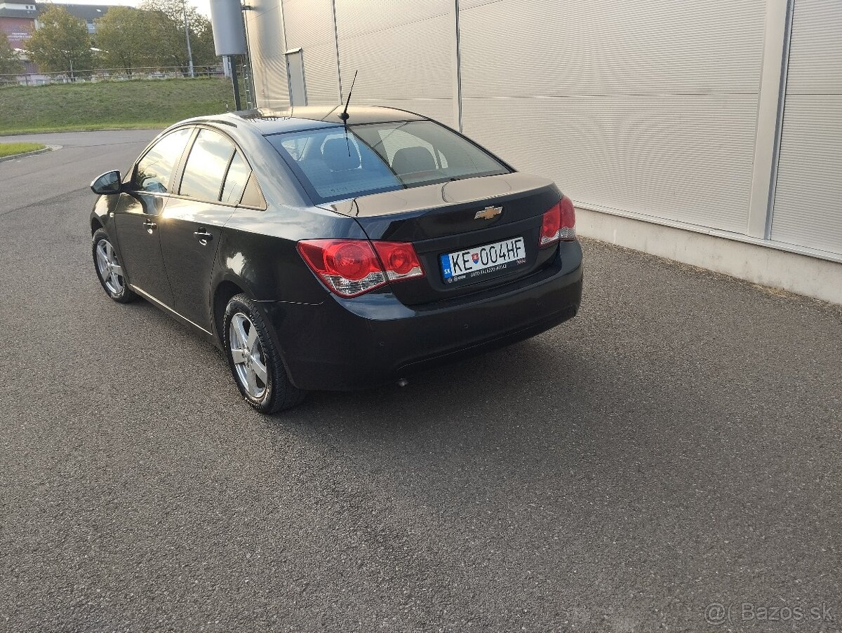 Chevrolet cruze 1, 6 benzín 83kw...rv.2010 - 10