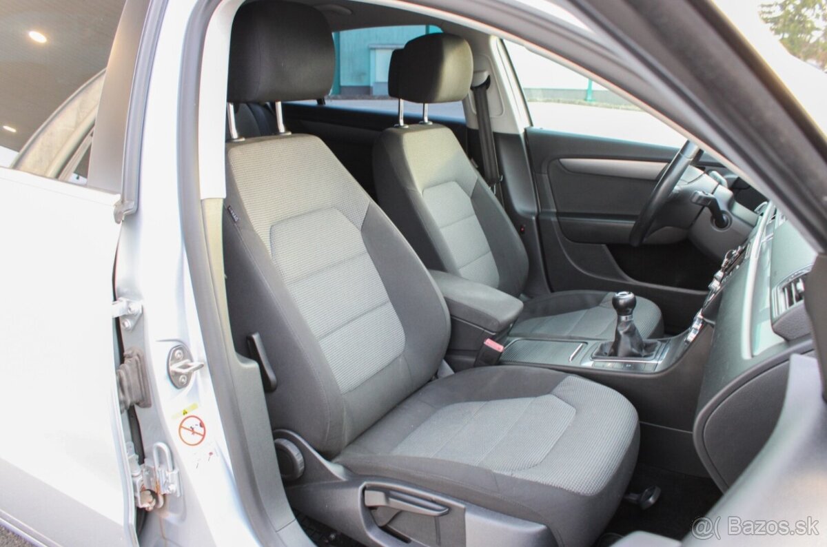 Volkswagen Passat B7 Sedan 2.0 TDI BMT - 10