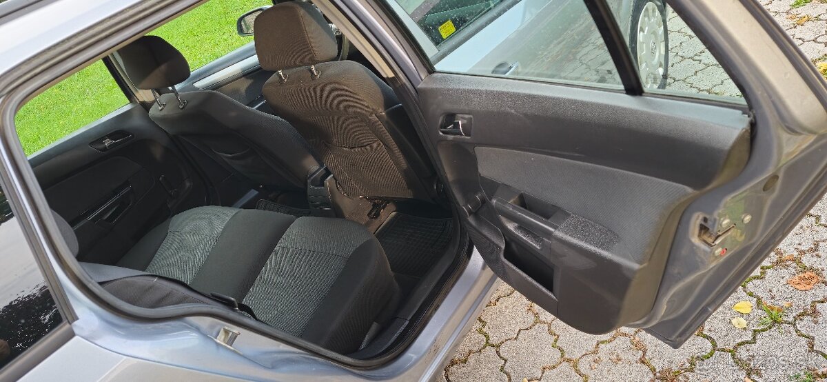 Opel Astra H Station Wagon, 1.6 77 Kw - 10