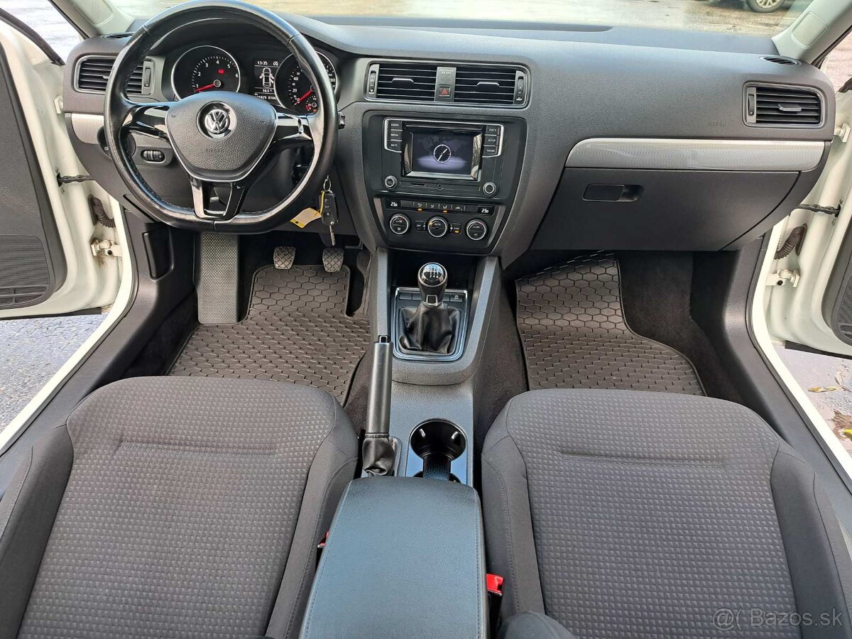 Volkswagen Jetta 1.2 TSI Comfortline - 10