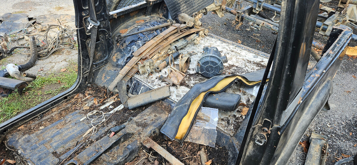 Suzuki Samurai 1,0 - diely - 10