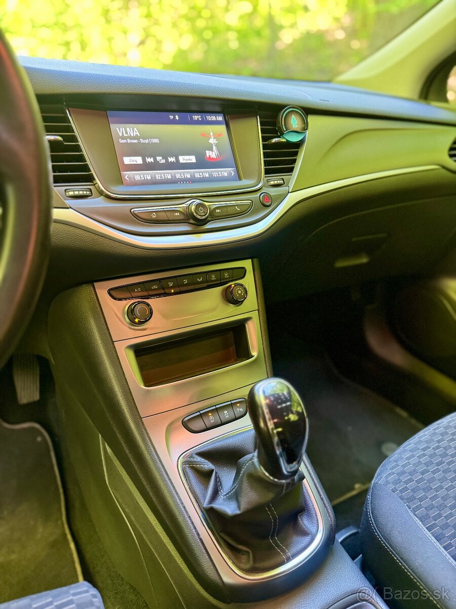 Opel astra sports tourer - 10