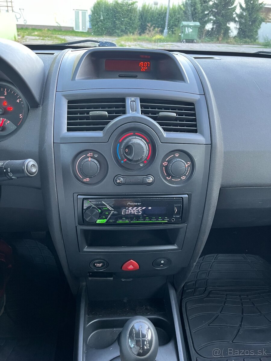 Predám Renault Megane Grandtour - 10