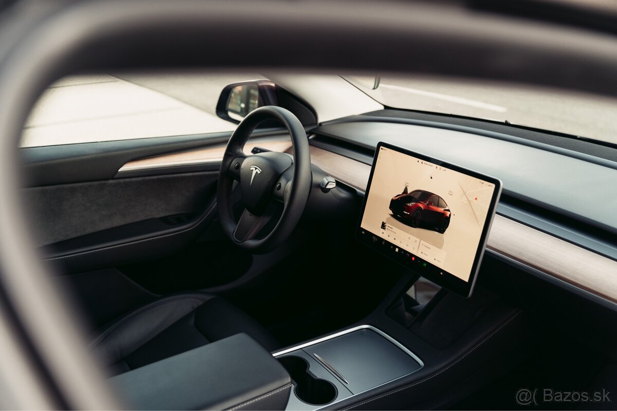 Tesla Model Y Performance 2023 - Predĺžená záruka - 10