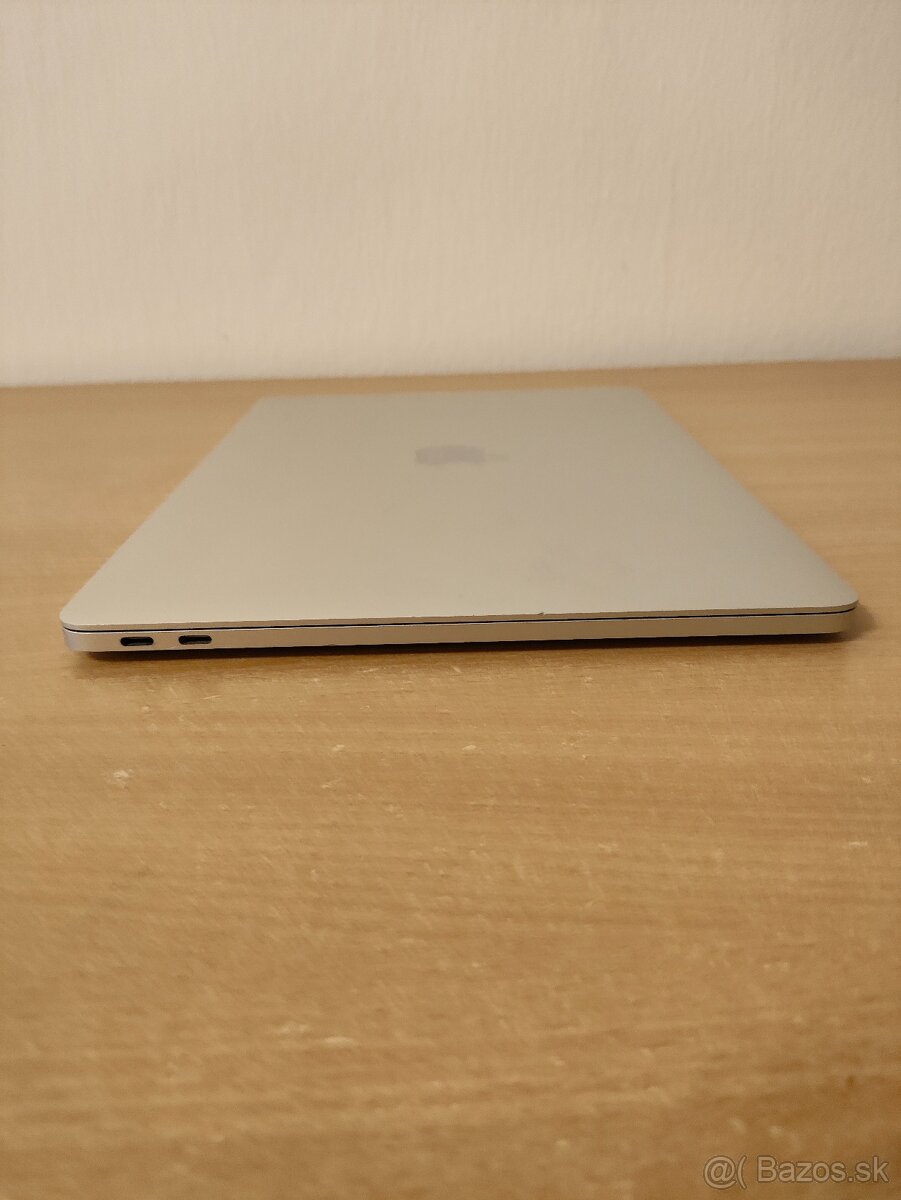 MacBook Pro 2017 | i5 • 8GB • 256GB SSD - 10
