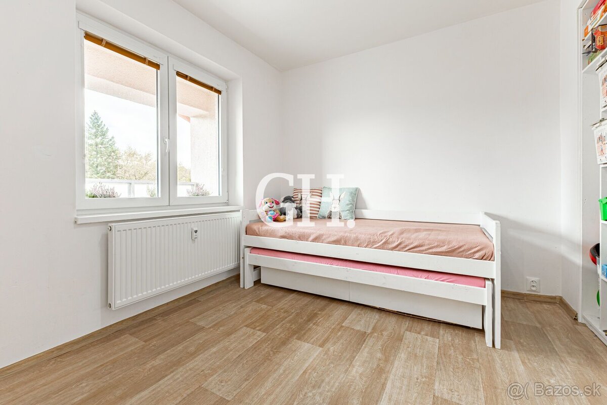 17.Novembra-svetlý 4-izbový byt po kompletnej rekonštrukcii - 10