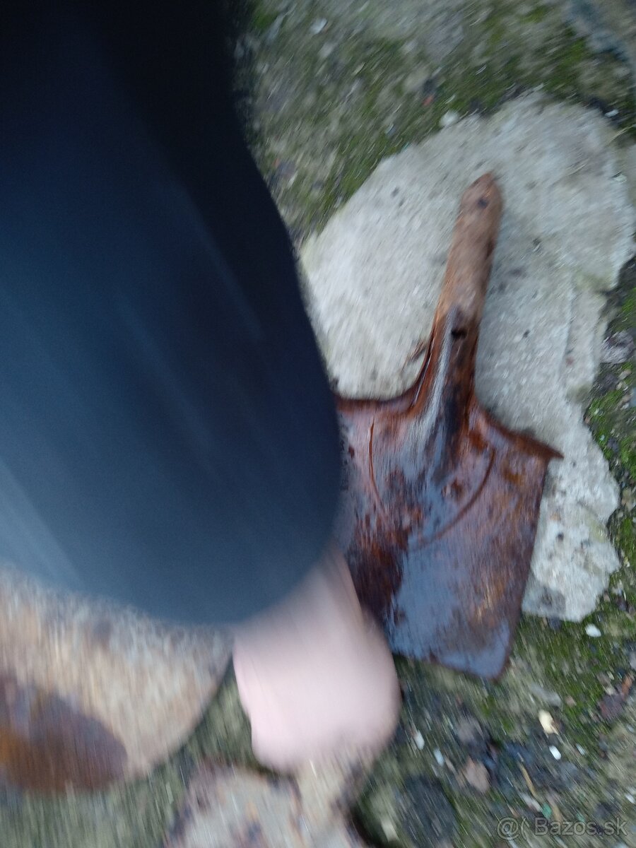 Staré vojenské lopatky - 10