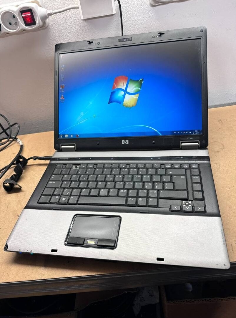 Predám použitý notebook HP 6730b. Core2Duo 2x2,40GHz. 4gbram - 10