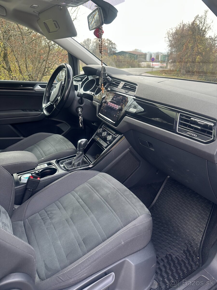 Touran R-Line DSG 2.0 TDI (140 kW) - 10