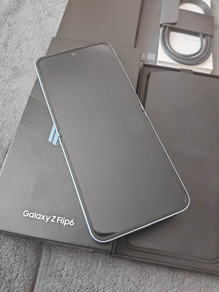 Samsung Galaxy Z Flip 6 12/256 - 10