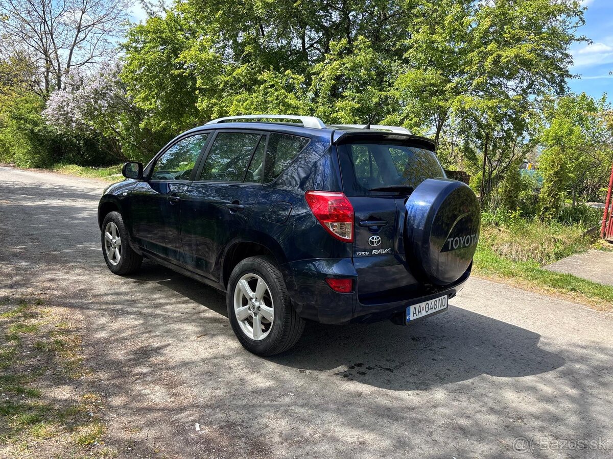 Toyota RAV4 2.2 D-4D - 10