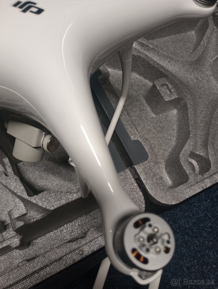 Dron DJI Phantom 4 - - 10