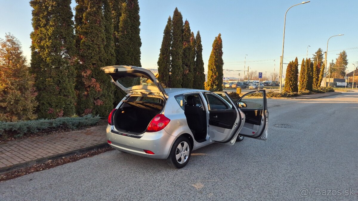 Kia Ceed benzín Automat - 10