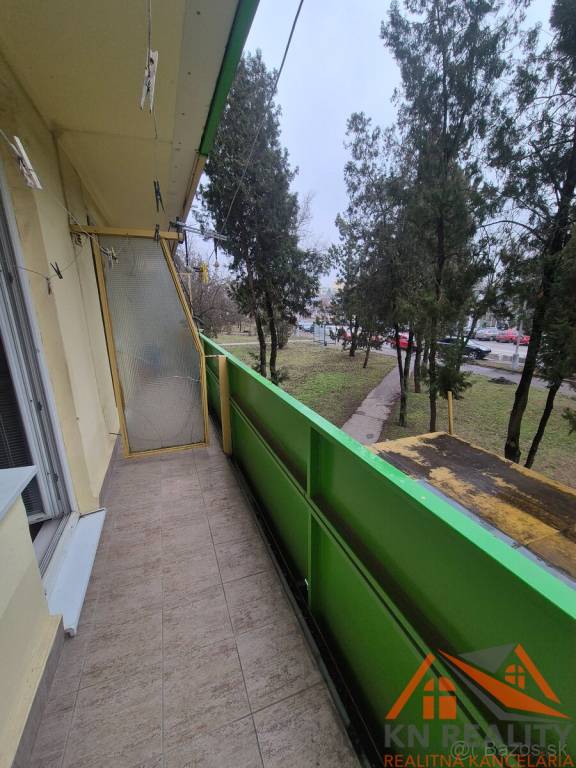 Na predaj veľká garsónka s balkónom Komárno - 10