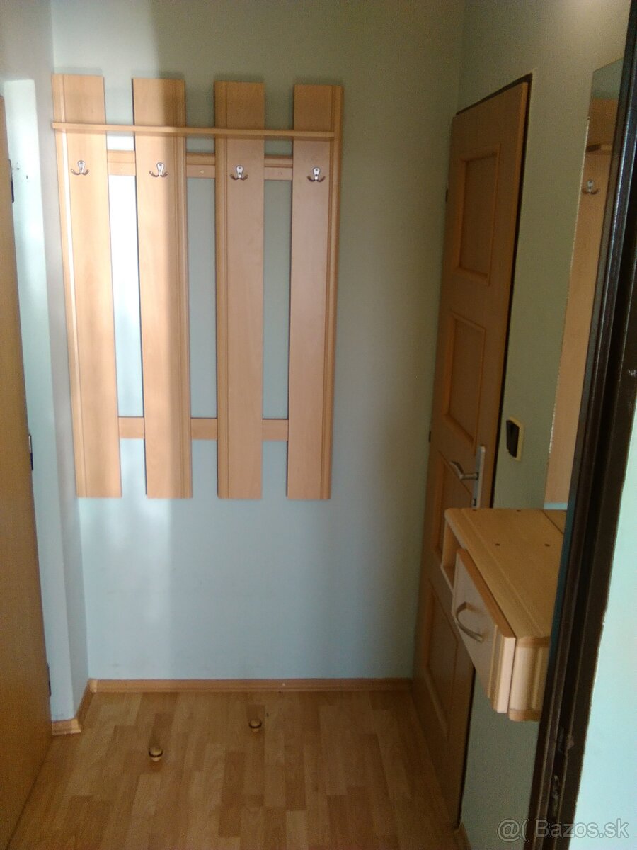 Na prenájom od vlastníka 1 izbový byt vo Zvolene, Podborová - 10