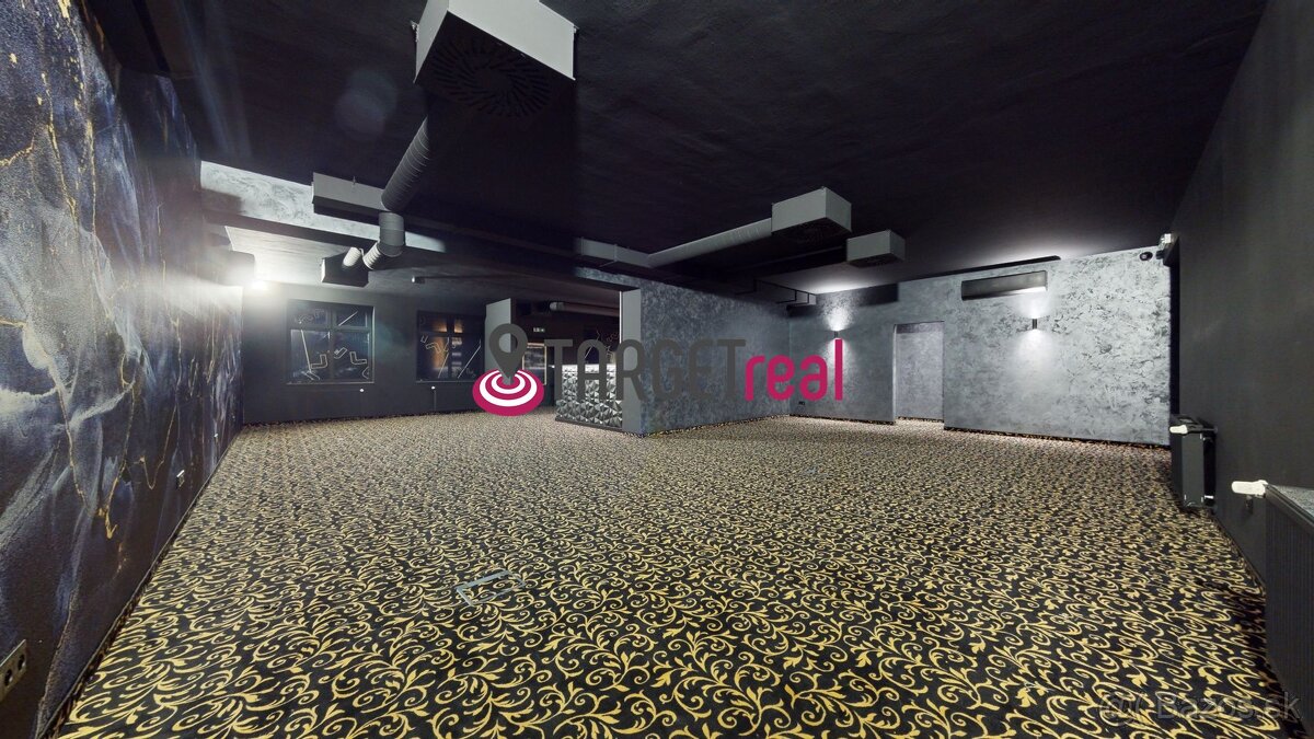 Na Predaj, obchodné priestory, 174m², Púchov, Námestie slobo - 10