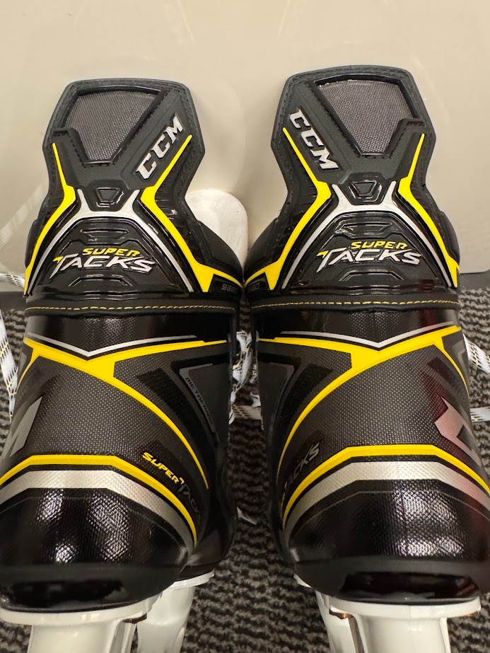 BRUSLE CCM TACKS 9380 vel. 43/8D - 10