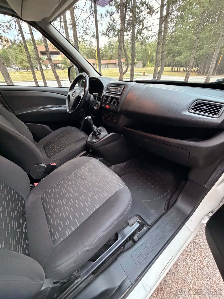 Opel combo 1,3 CDTI - 10